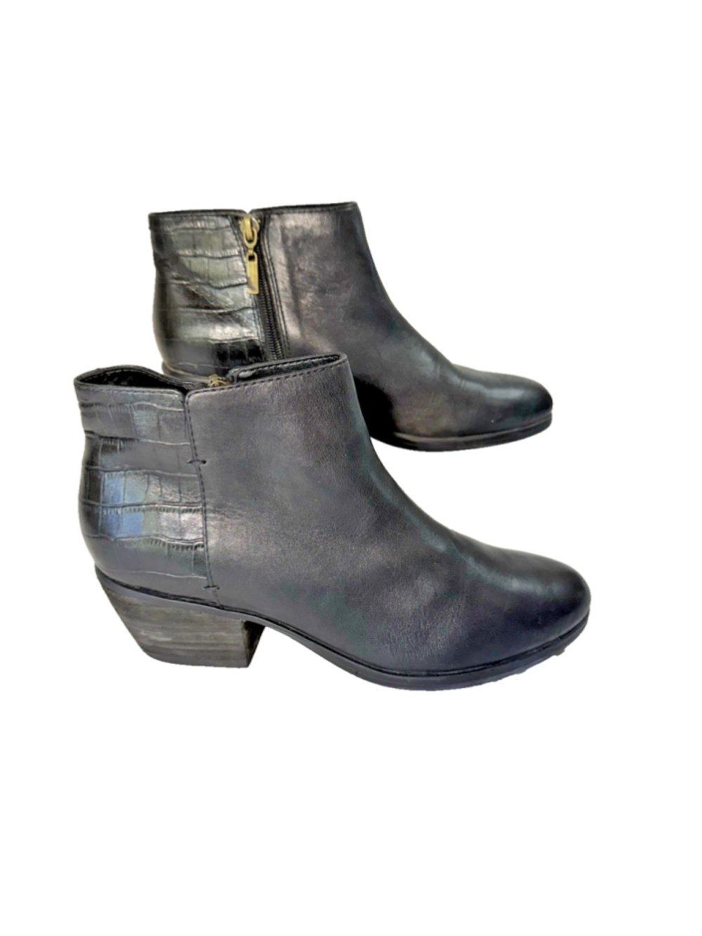 CLARKS Addiy Zora Ankle Bootie Black Leather Alligator Embossed Sz 7M